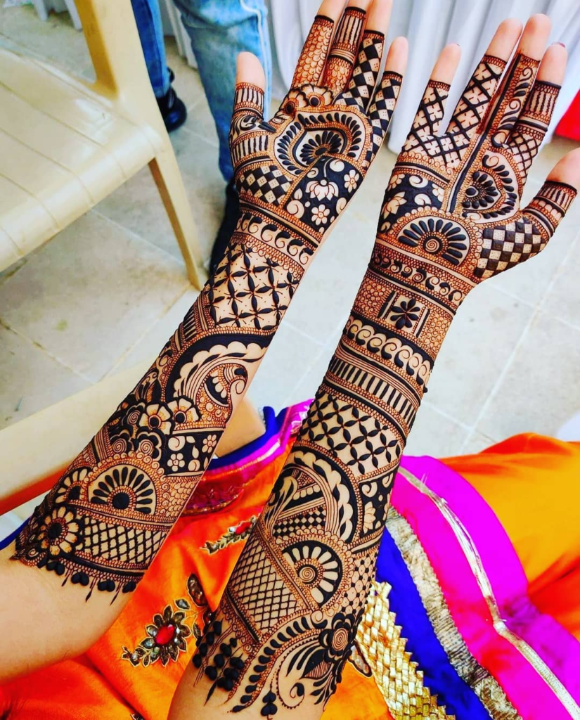 Mehndi designs for hands with Bangle Style.